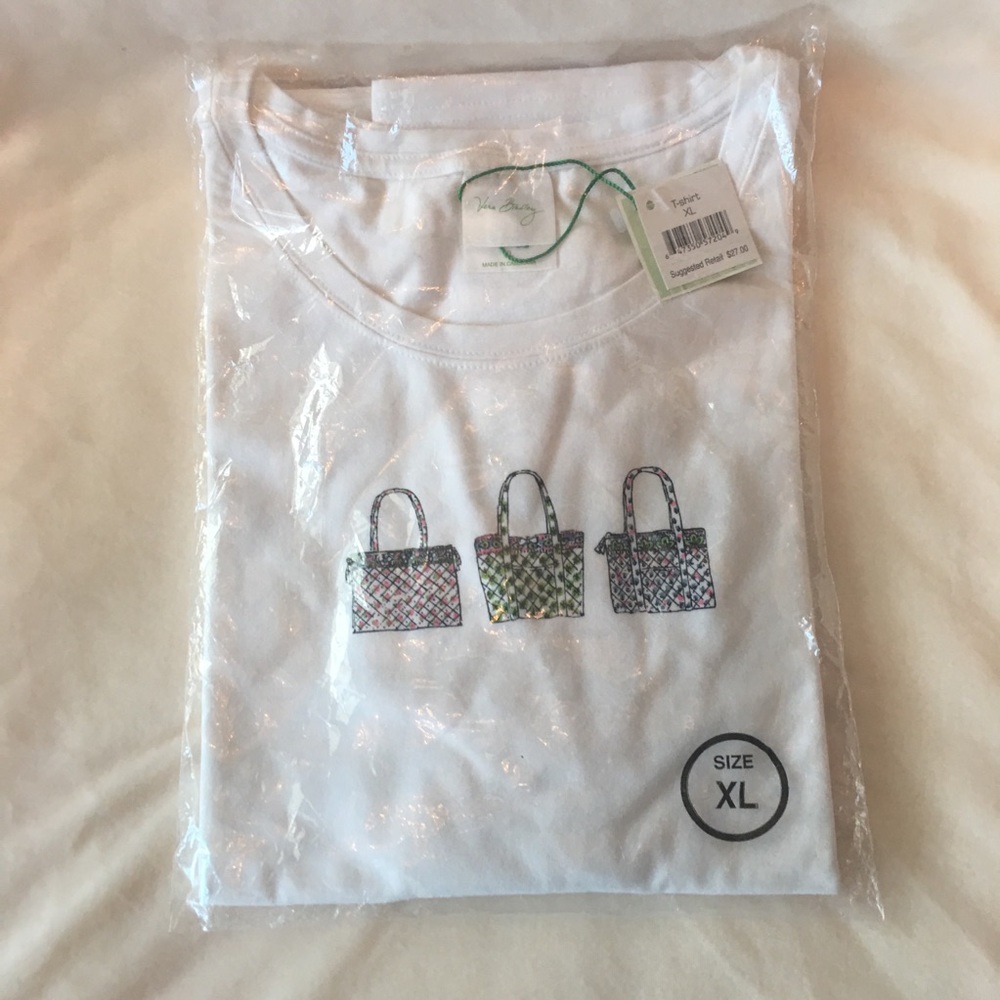 NWT HTF VERA BRADLEY T-shirt! Sz XL. RETAIL $27.